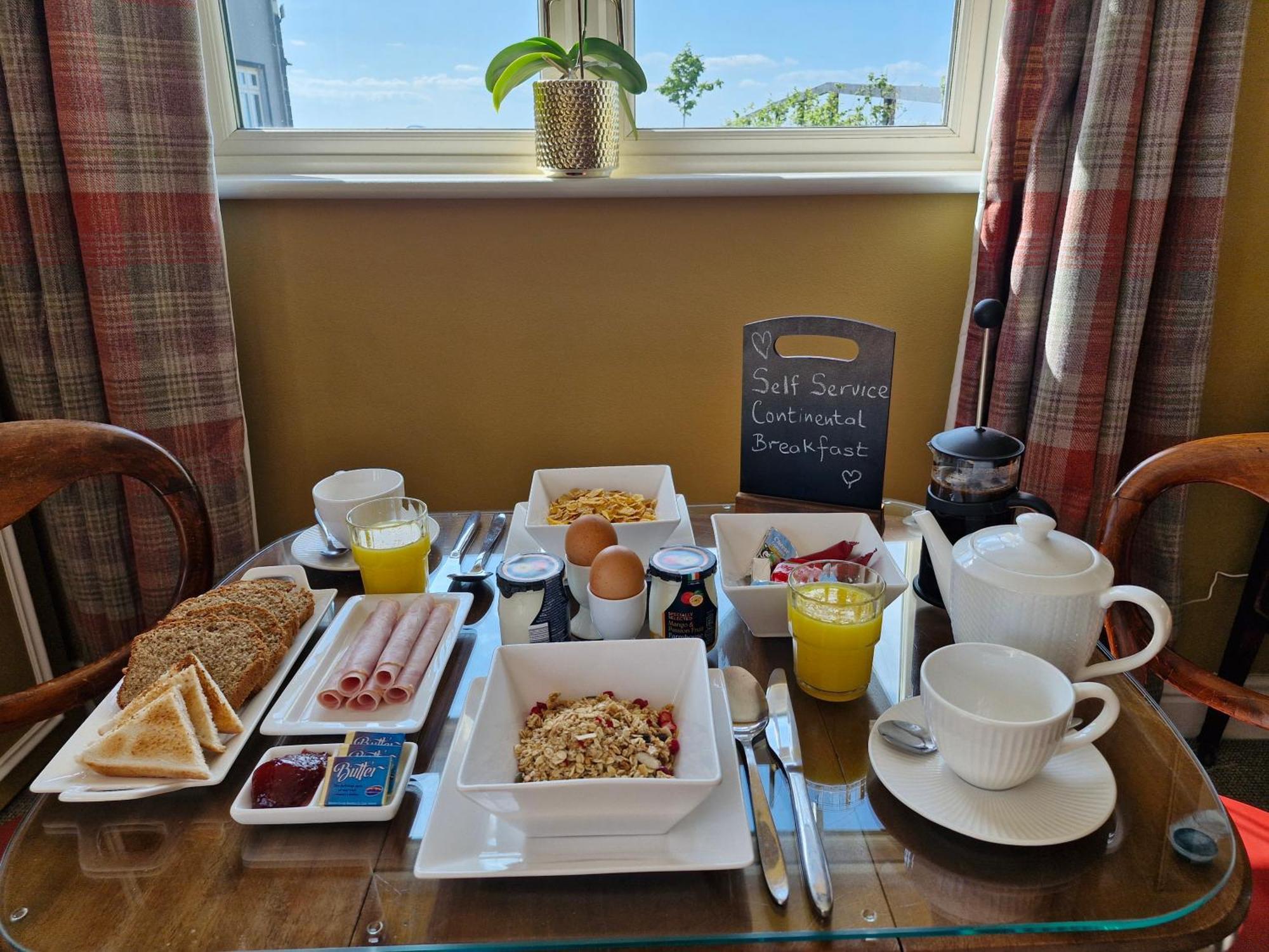 The Brown Hen Guest Accommodation 班敦 外观 照片